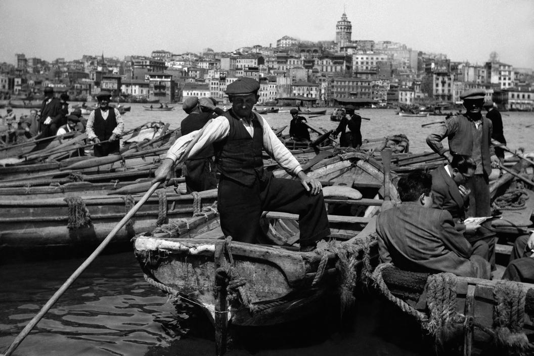 İSTANBUL'DA ERMENİLER VE ÇARKHAPAN
