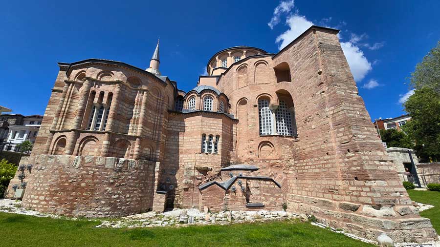 KARİYE’DEN AYVANSARAY’A SALMATOMRUK
